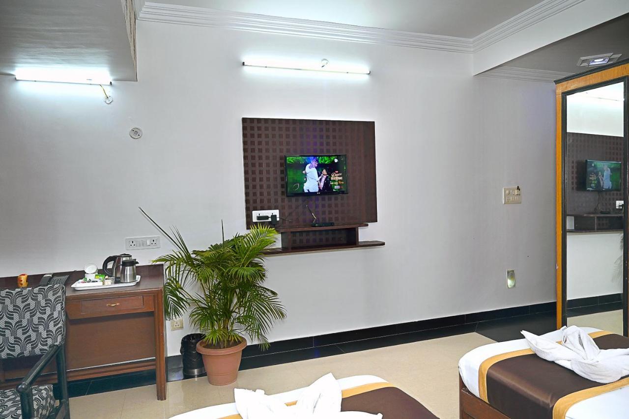 Hotel Rajhans International Bhāgalpur Dış mekan fotoğraf